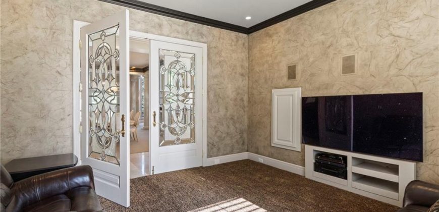 Homes for Sale in Parkville, MO 64152 | 8000 NW Timbercrest Place