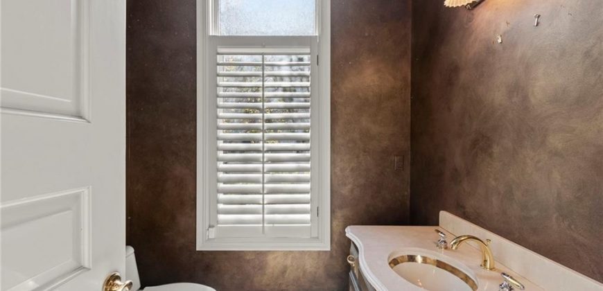 Homes for Sale in Parkville, MO 64152 | 8000 NW Timbercrest Place