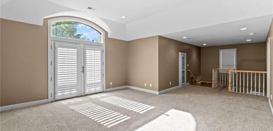 Homes for Sale in Parkville, MO 64152 | 8000 NW Timbercrest Place