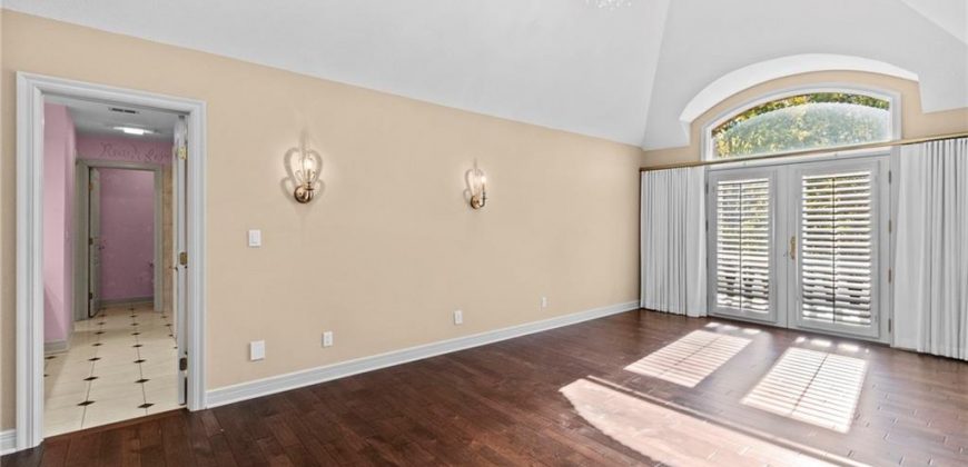 Homes for Sale in Parkville, MO 64152 | 8000 NW Timbercrest Place