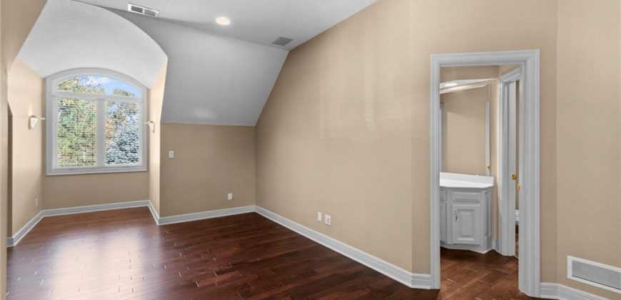 Homes for Sale in Parkville, MO 64152 | 8000 NW Timbercrest Place