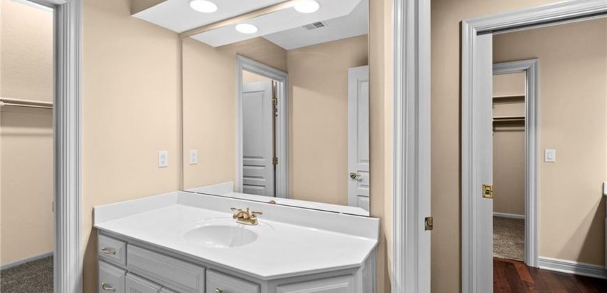 Homes for Sale in Parkville, MO 64152 | 8000 NW Timbercrest Place