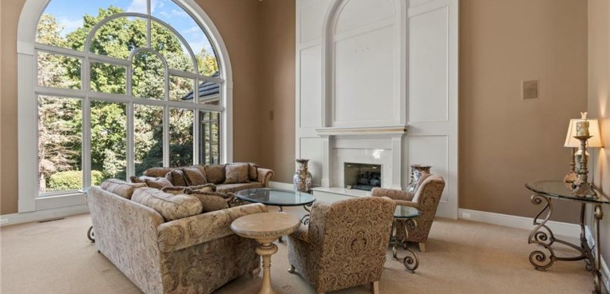 Homes for Sale in Parkville, MO 64152 | 8000 NW Timbercrest Place