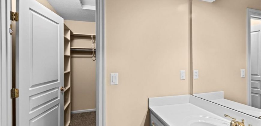 Homes for Sale in Parkville, MO 64152 | 8000 NW Timbercrest Place