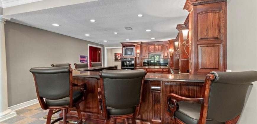 Homes for Sale in Parkville, MO 64152 | 8000 NW Timbercrest Place