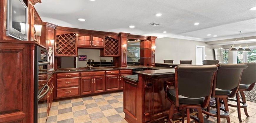 Homes for Sale in Parkville, MO 64152 | 8000 NW Timbercrest Place