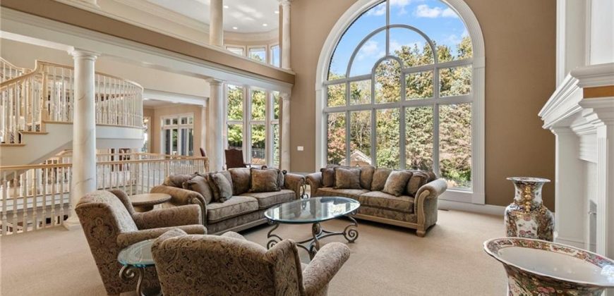 Homes for Sale in Parkville, MO 64152 | 8000 NW Timbercrest Place