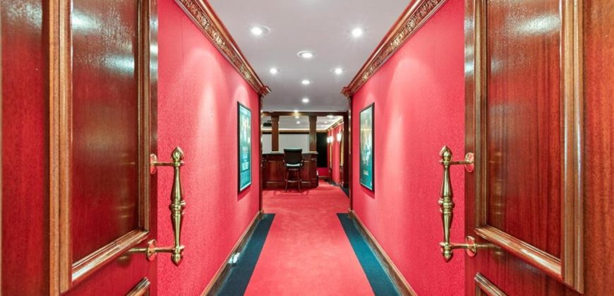 Homes for Sale in Parkville, MO 64152 | 8000 NW Timbercrest Place