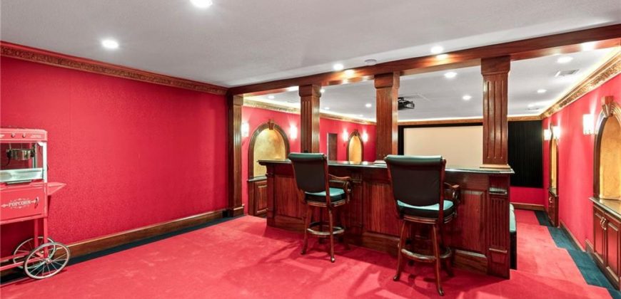 Homes for Sale in Parkville, MO 64152 | 8000 NW Timbercrest Place