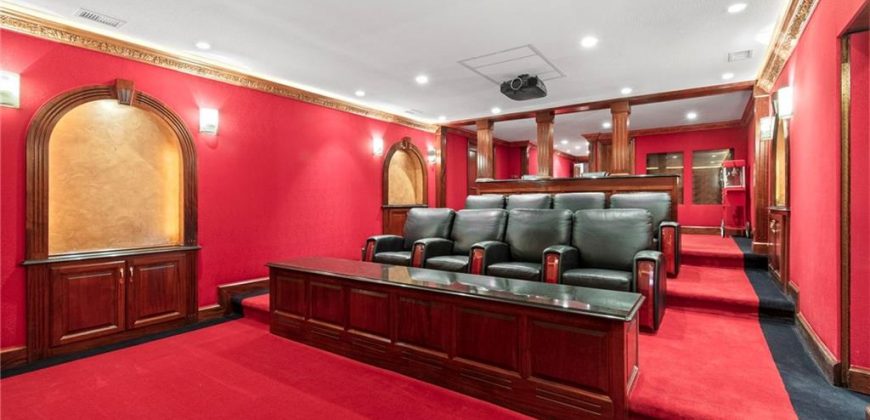 Homes for Sale in Parkville, MO 64152 | 8000 NW Timbercrest Place