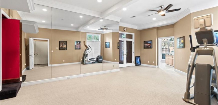 Homes for Sale in Parkville, MO 64152 | 8000 NW Timbercrest Place