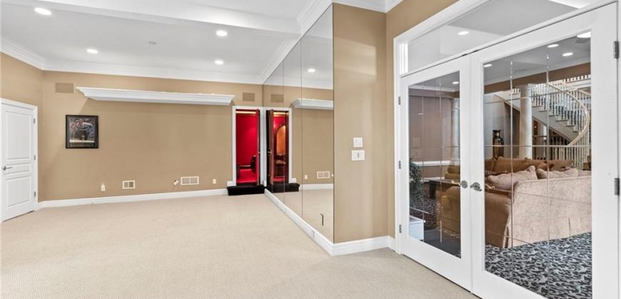 Homes for Sale in Parkville, MO 64152 | 8000 NW Timbercrest Place