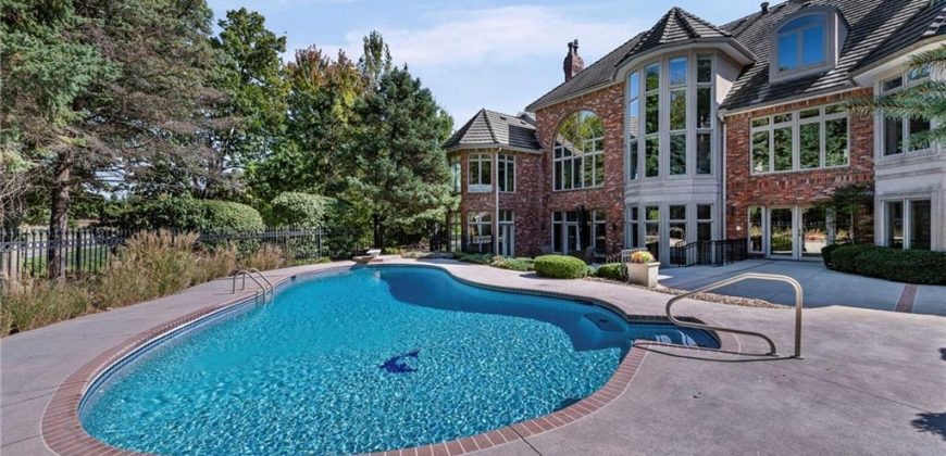 Homes for Sale in Parkville, MO 64152 | 8000 NW Timbercrest Place