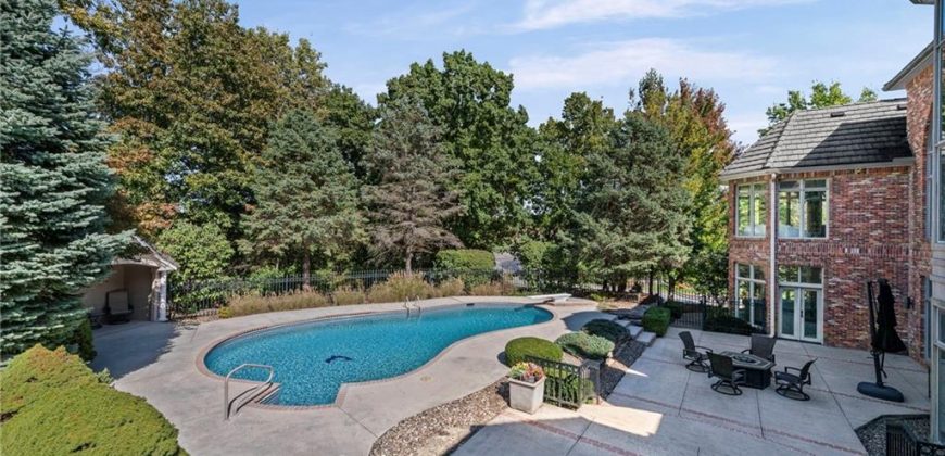 Homes for Sale in Parkville, MO 64152 | 8000 NW Timbercrest Place