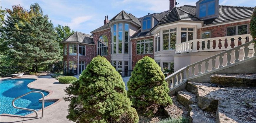 Homes for Sale in Parkville, MO 64152 | 8000 NW Timbercrest Place