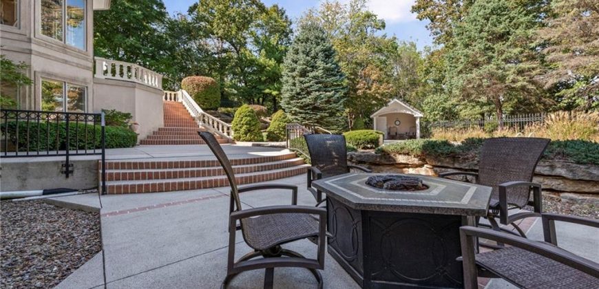 Homes for Sale in Parkville, MO 64152 | 8000 NW Timbercrest Place