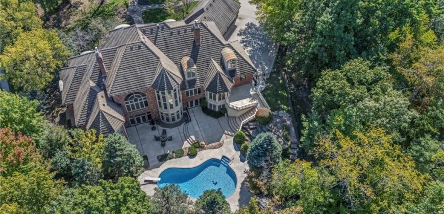 Homes for Sale in Parkville, MO 64152 | 8000 NW Timbercrest Place