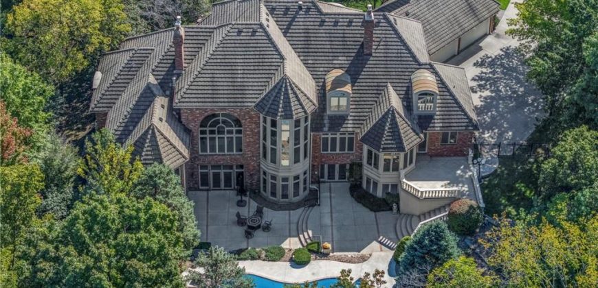 Homes for Sale in Parkville, MO 64152 | 8000 NW Timbercrest Place