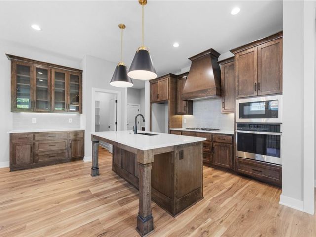 Homes for Sale in Riverside, MO 64150 | 4845 NW Martin Street