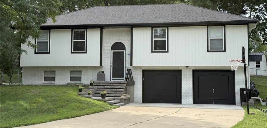 Homes for Sale in Pleasant Valley, MO 64068 | 6811 N Orchard Street