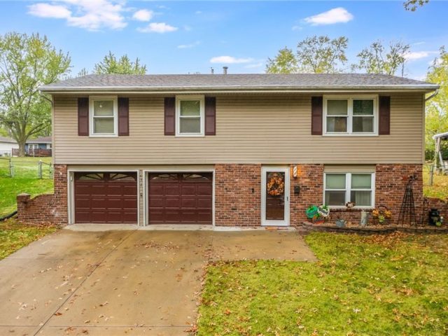 Homes for Sale in Kansas City, MO 64119 | 5632 N Potter Avenue