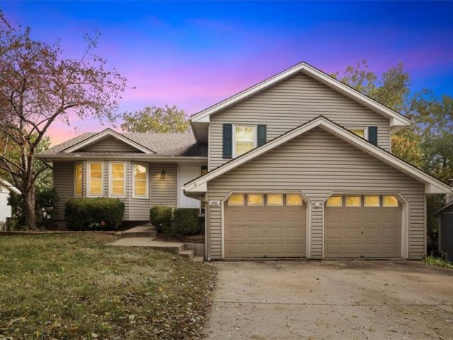 Homes for Sale in Kansas City, MO 64151 | 5613 N Mayview Avenue