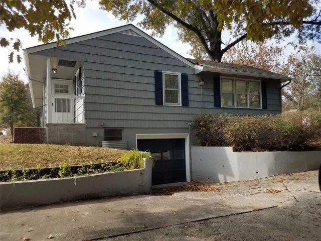 Homes for Sale in Kansas City, MO 64118 | 2214 NE 48th Street