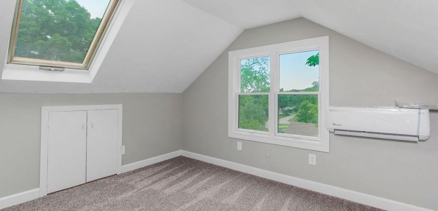 Homes for Sale in Kansas City, MO 64116 | 112 NE Northcrest Drive