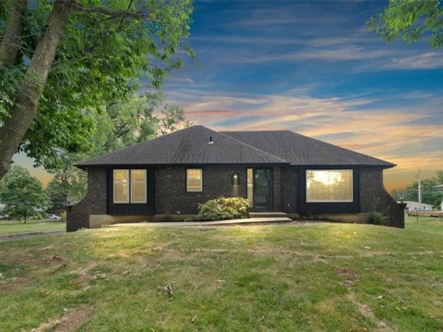 Homes for Sale in Kansas City, MO 64154 | 2409 NW 86th Terrace