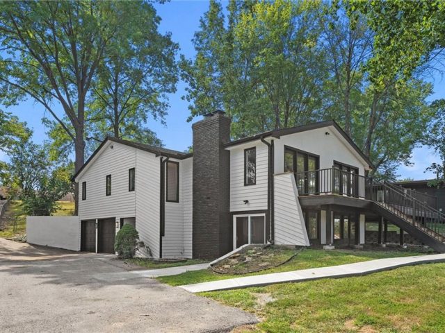 Homes for Sale in Weatherby Lake, MO 64152 | 7809 NW Scenic Drive