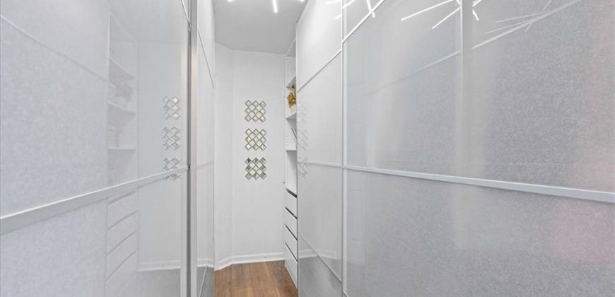 Homes for Sale in Liberty, MO 64068 | 977  Wellington Way