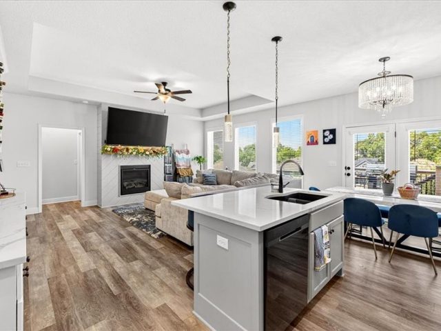 Homes for Sale in Kansas City, MO 64154 | 9518 N Lenox Place