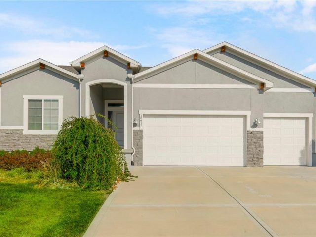 Homes for Sale in Kansas City, MO 64154 | 10617 N Fisk Avenue