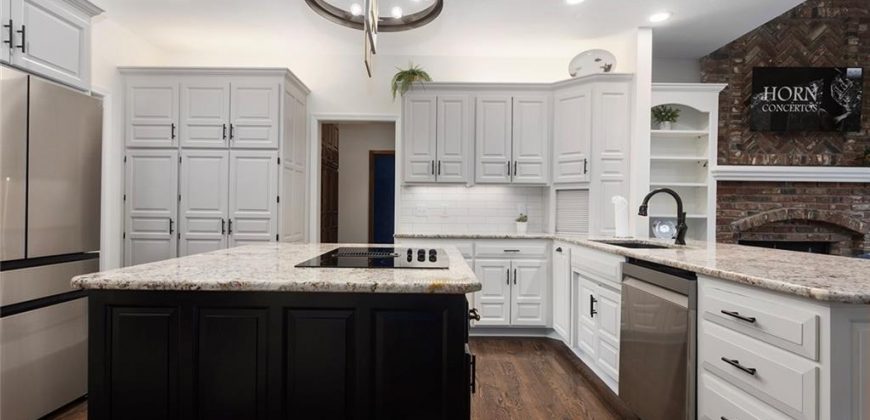 Homes for Sale in Kansas City, MO 64151 | 6113 N Mattox Road