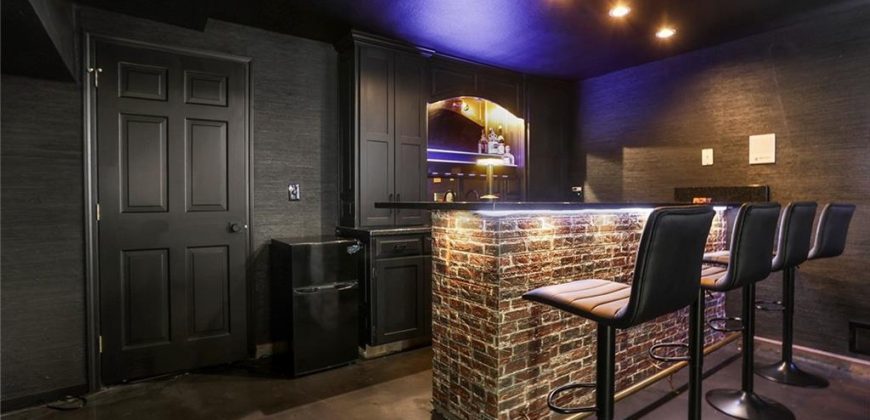 Homes for Sale in Kansas City, MO 64151 | 6113 N Mattox Road