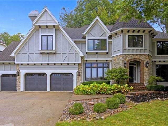 Homes for Sale in Kansas City, MO 64151 | 6113 N Mattox Road