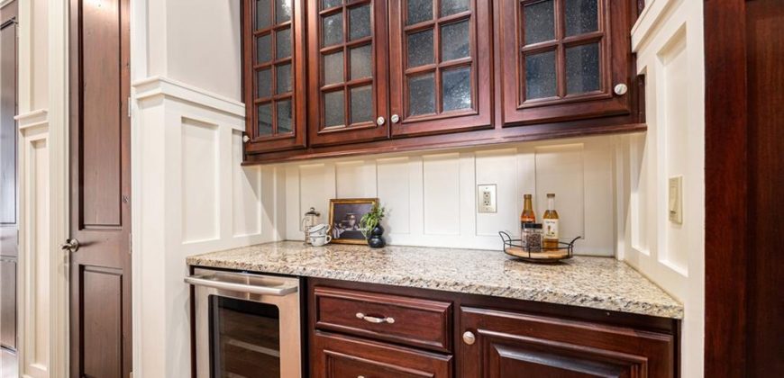 Homes for Sale in Parkville, MO 64152 | 6420 N National Drive