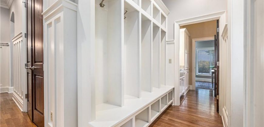 Homes for Sale in Parkville, MO 64152 | 6420 N National Drive