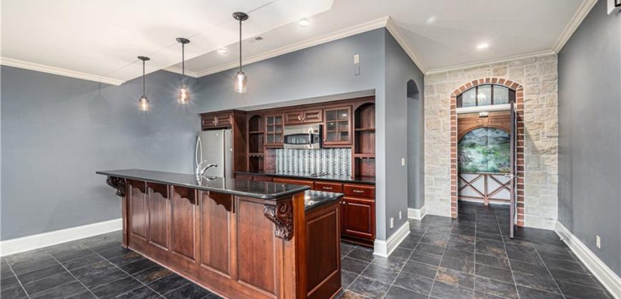 Homes for Sale in Parkville, MO 64152 | 6420 N National Drive