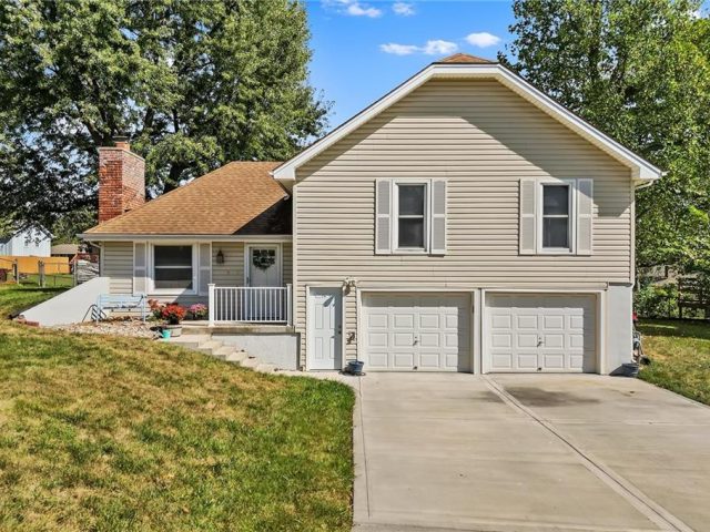 Homes for Sale in Excelsior Springs, MO 64024 | 1223  Milwaukee Street