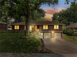 1702-NE-68th-Terrace-mls-2579673-image-1