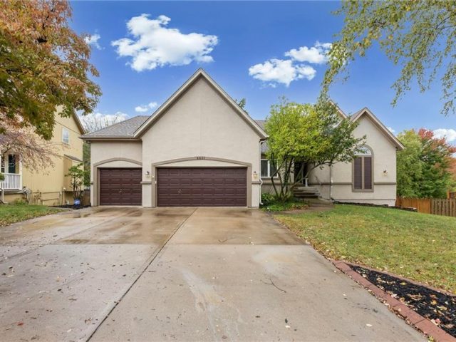 Homes for Sale in Kansas City, MO 64154 | 4627 NW 86TH Terrace