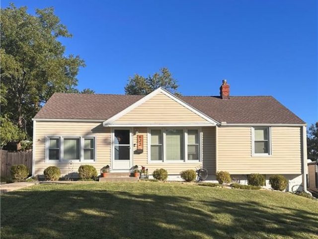 Homes for Sale in Kansas City, MO 64116 | 622 NE 43rd Street