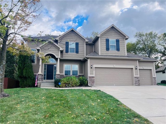 Homes for Sale in Kansas City, MO 64151 | 4203 NW 76th Street