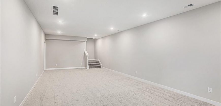 Homes for Sale in Smithville, MO 64089 | 607  Woodland Street