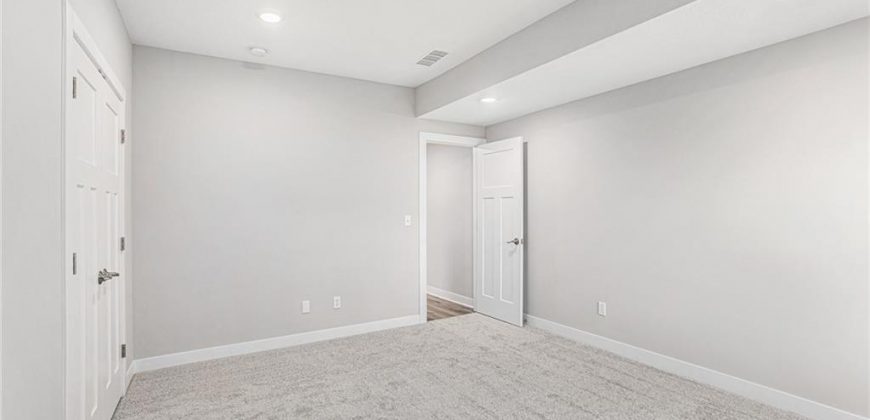 Homes for Sale in Smithville, MO 64089 | 607  Woodland Street