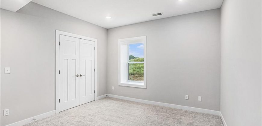 Homes for Sale in Smithville, MO 64089 | 607  Woodland Street