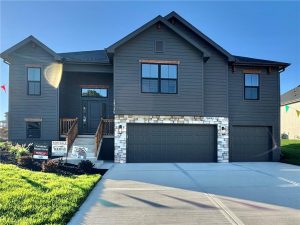 18180-NW-127th-Street-mls-2545636-image-1