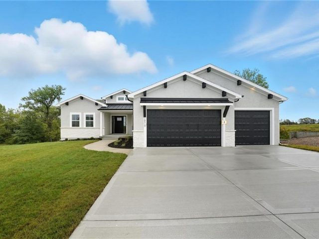 Homes for Sale in Kansas City, MO 64155 | 10519 N Liberty Street