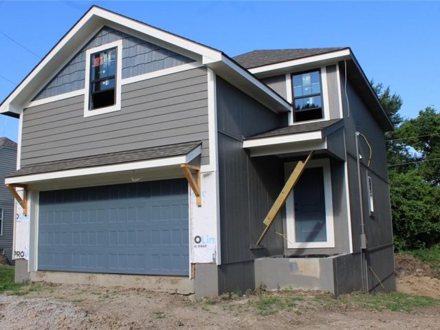 Homes for Sale in Kansas City, MO 64155 | 11214 N Oak Trafficway